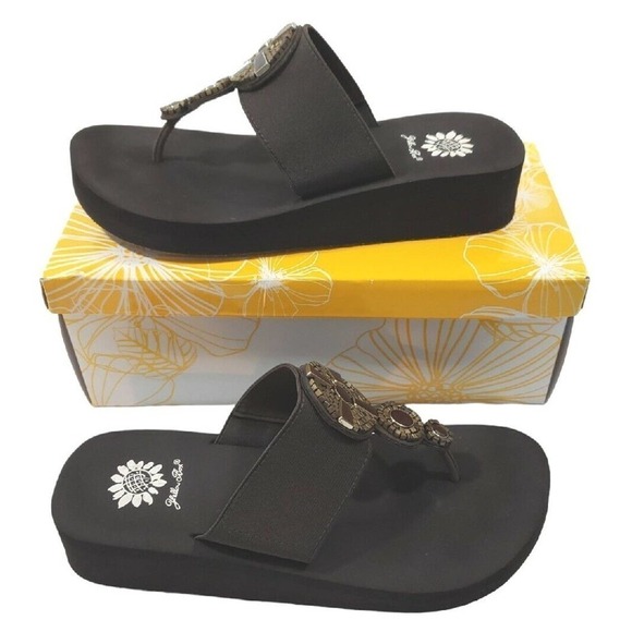 Yellow Box ~Woman 8.5 M~ Brown Flip Flops Wedge Jeweled Sandals 30189 NEW. - Picture 1 of 12